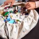 tapis sac arc en ciel - playandgo - l'atelier des belettes
